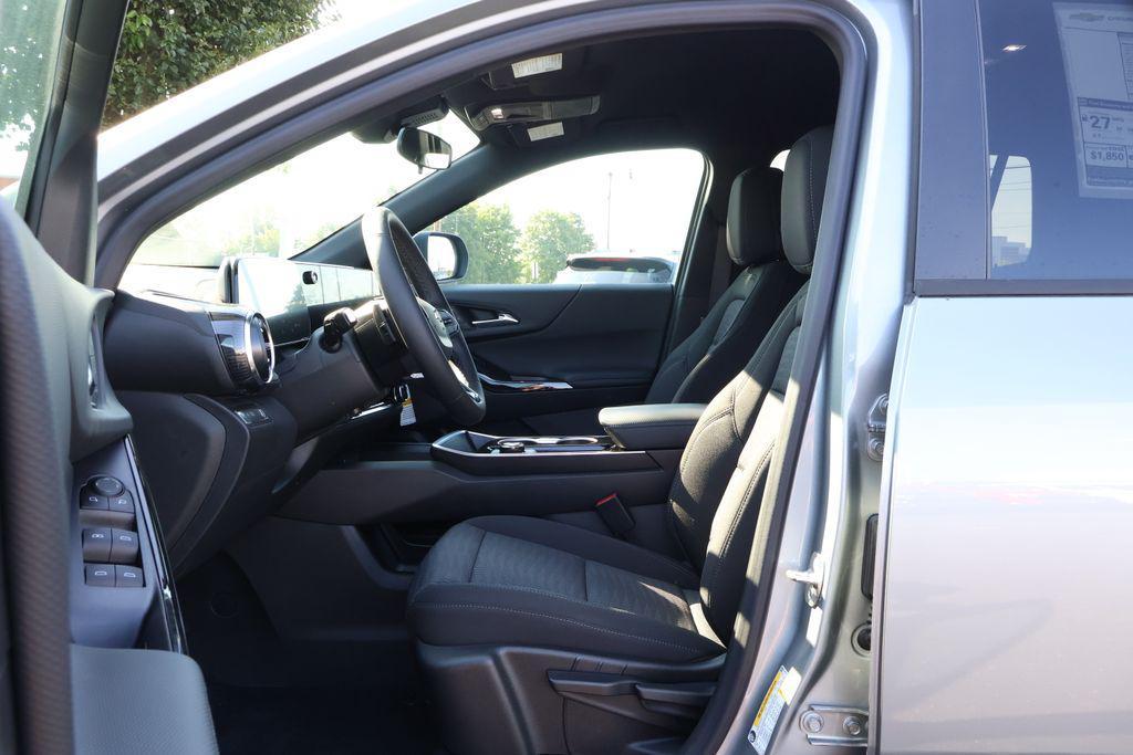 new 2026 Chevrolet Equinox car, priced at $29,995
