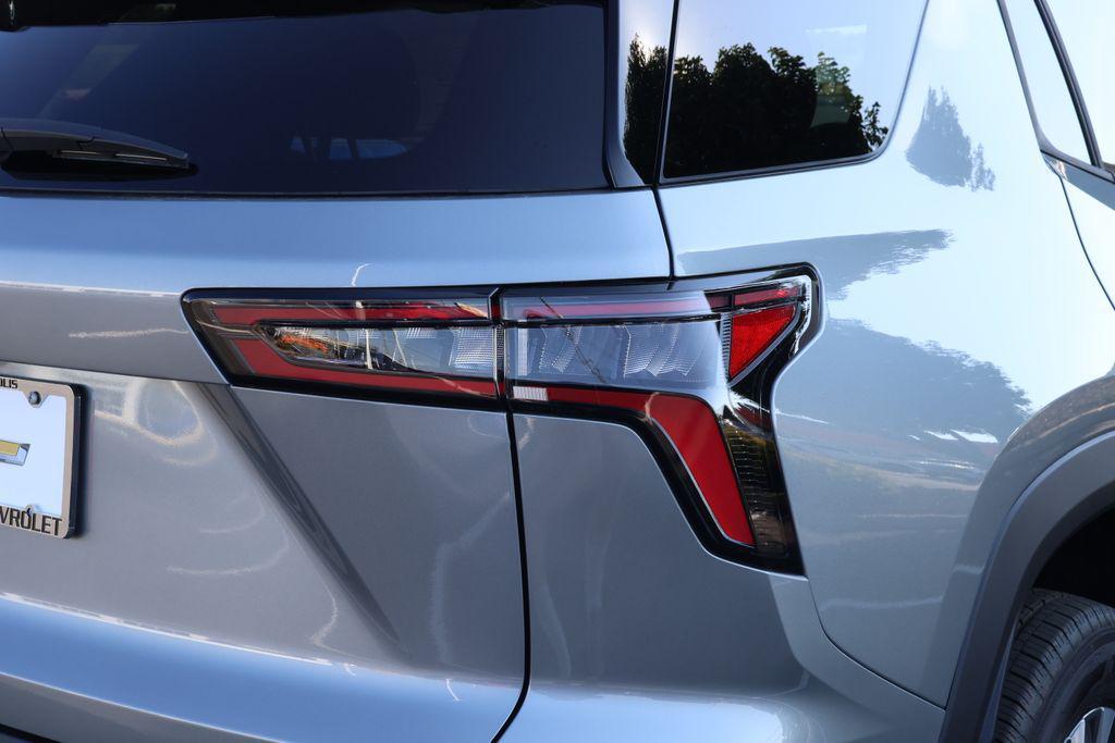 new 2026 Chevrolet Equinox car, priced at $29,995