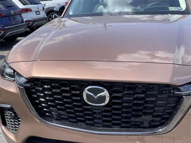 new 2025 Mazda CX-70 PHEV car, priced at $55,153