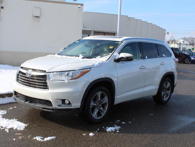 used 2016 Toyota Highlander car, priced at $25,989