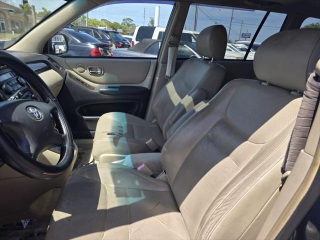 used 2001 Toyota Highlander car, priced at $4,995