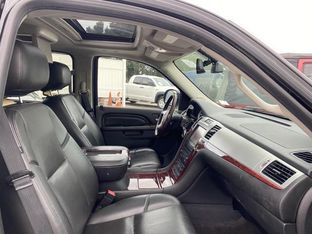 used 2014 Cadillac Escalade ESV car, priced at $18,995