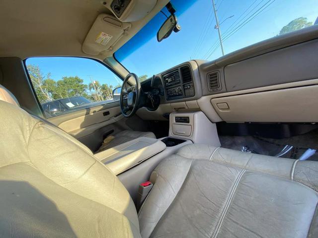 used 2002 Chevrolet Suburban car, priced at $9,995