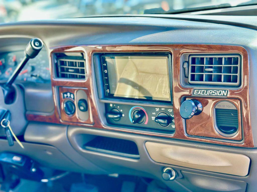 used 2000 Ford Excursion car, priced at $14,995