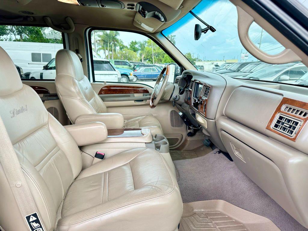 used 2000 Ford Excursion car, priced at $14,995