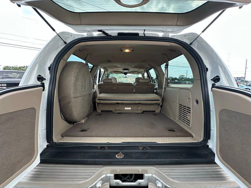 used 2000 Ford Excursion car, priced at $14,995