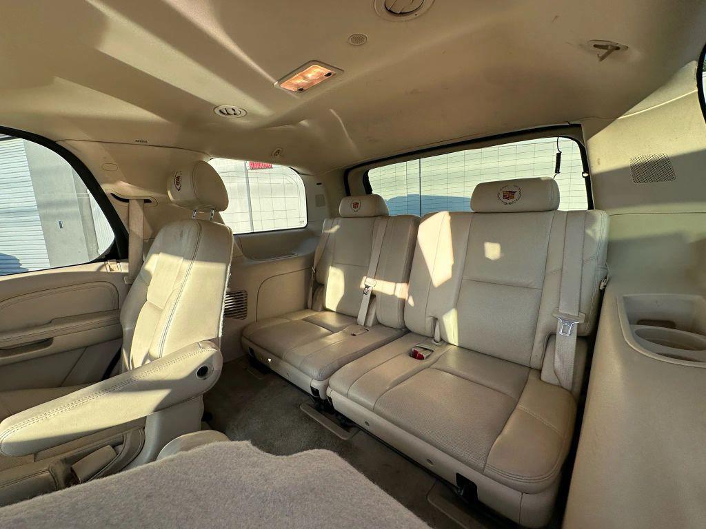 used 2007 Cadillac Escalade car, priced at $10,995