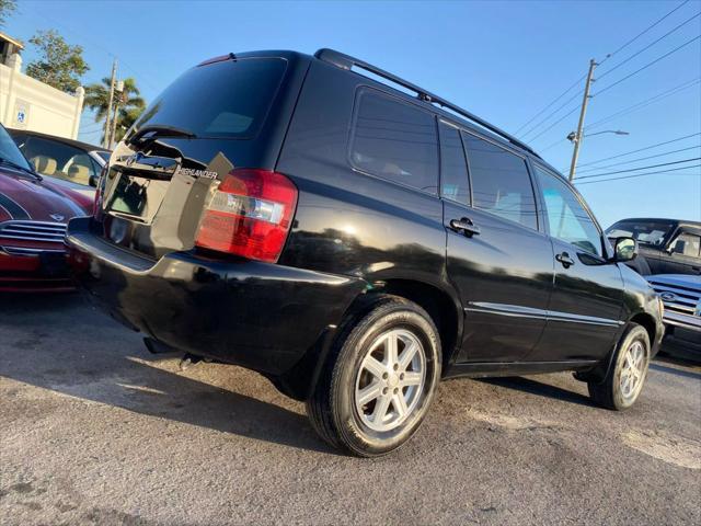 used 2004 Toyota Highlander car, priced at $5,995