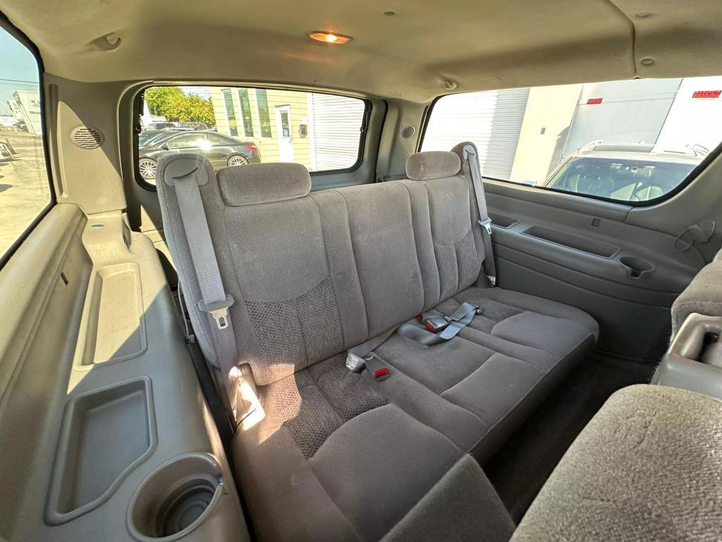 used 2004 Chevrolet Suburban car, priced at $6,995