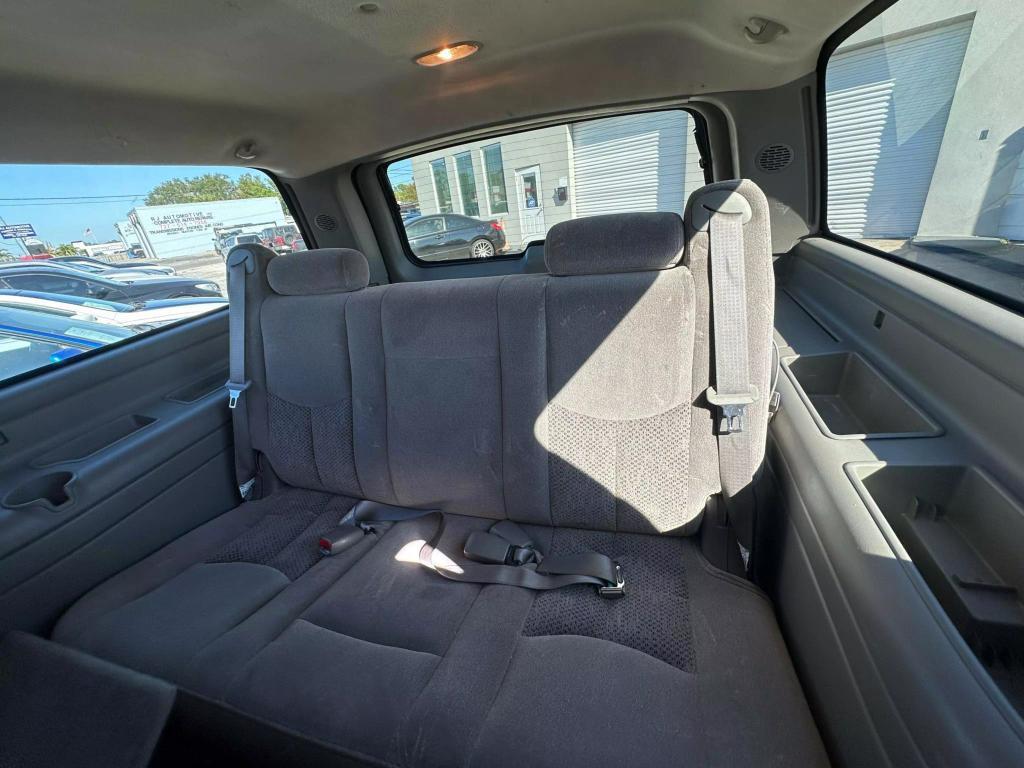 used 2004 Chevrolet Suburban car, priced at $6,995