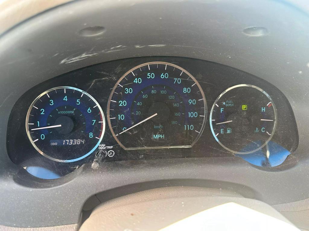 used 2007 Toyota Sienna car, priced at $4,995