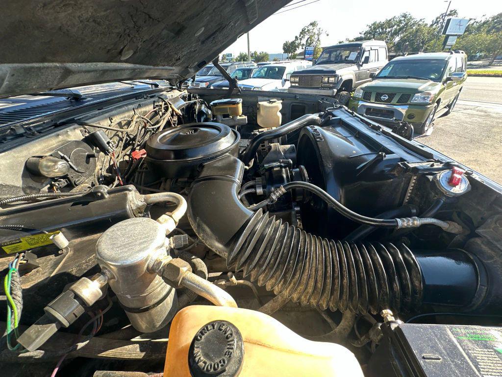 used 1989 Chevrolet Suburban car, priced at $12,995