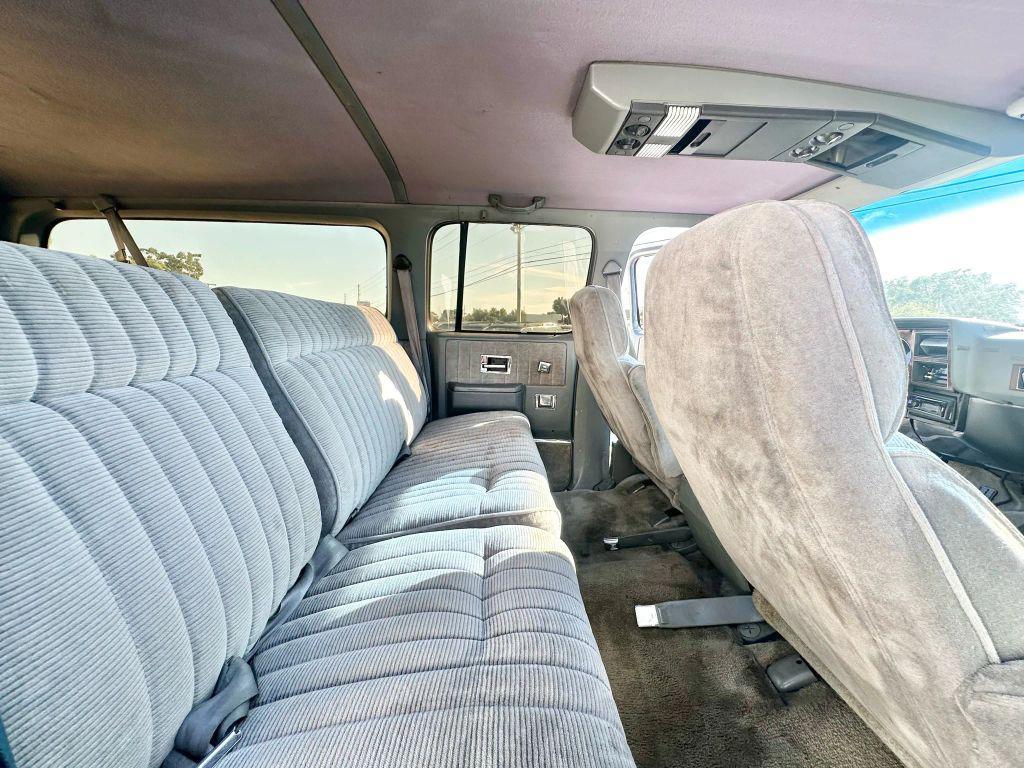 used 1989 Chevrolet Suburban car, priced at $12,995