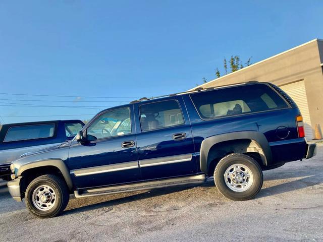 used 2004 Chevrolet Suburban car, priced at $8,995