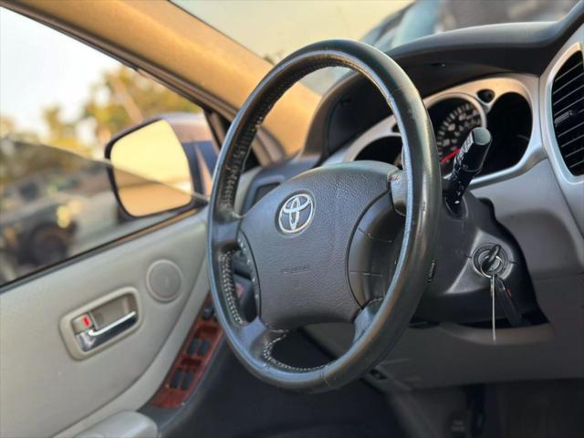 used 2006 Toyota Highlander Hybrid car, priced at $6,995