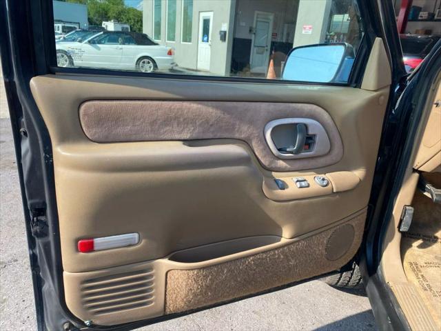 used 1995 GMC Yukon car, priced at $9,995