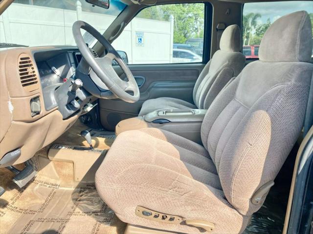 used 1995 GMC Yukon car, priced at $9,995