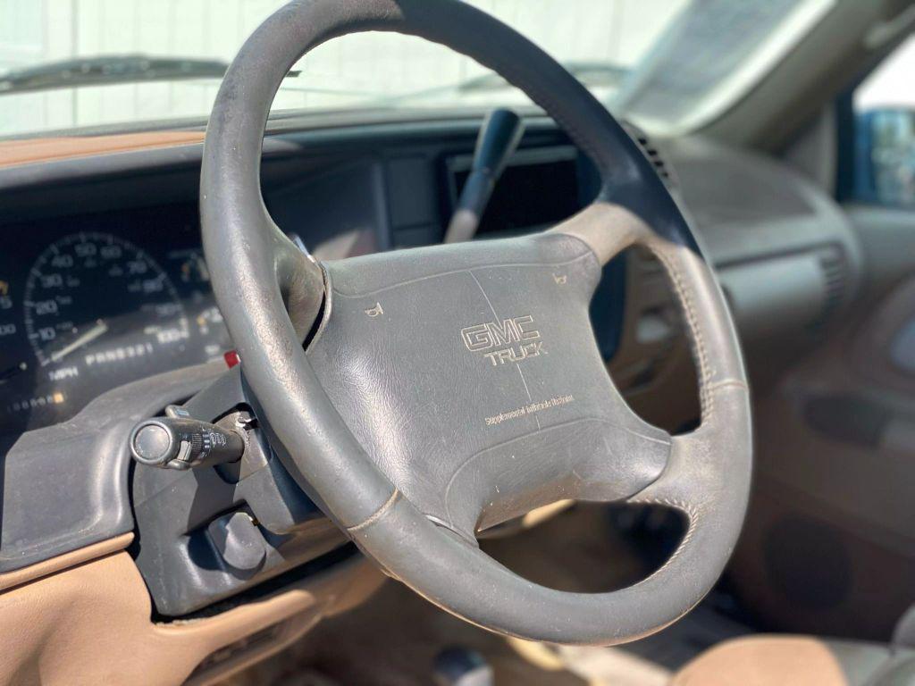 used 1995 GMC Yukon car, priced at $9,995