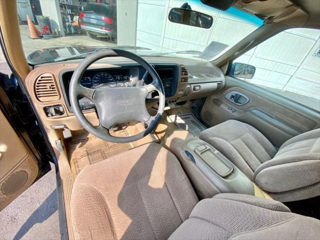 used 1995 GMC Yukon car, priced at $9,995