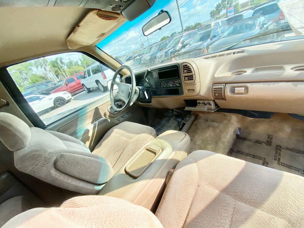 used 1995 GMC Yukon car, priced at $9,995