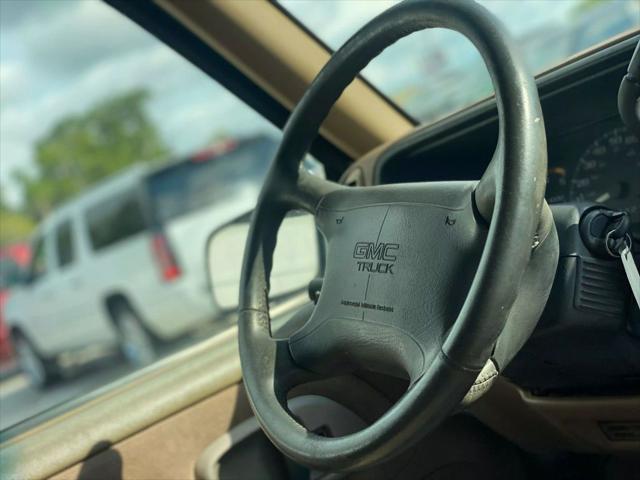 used 1995 GMC Yukon car, priced at $9,995