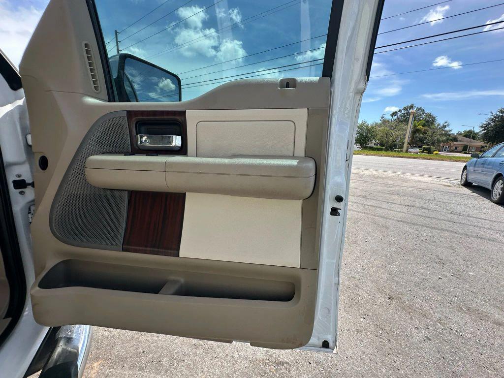used 2006 Lincoln Mark LT car, priced at $11,995