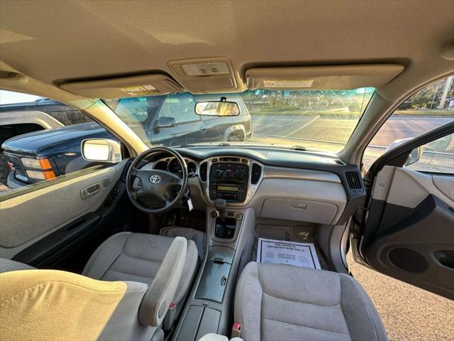 used 2003 Toyota Highlander car, priced at $6,995