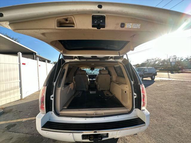 used 2007 GMC Yukon XL car, priced at $6,995
