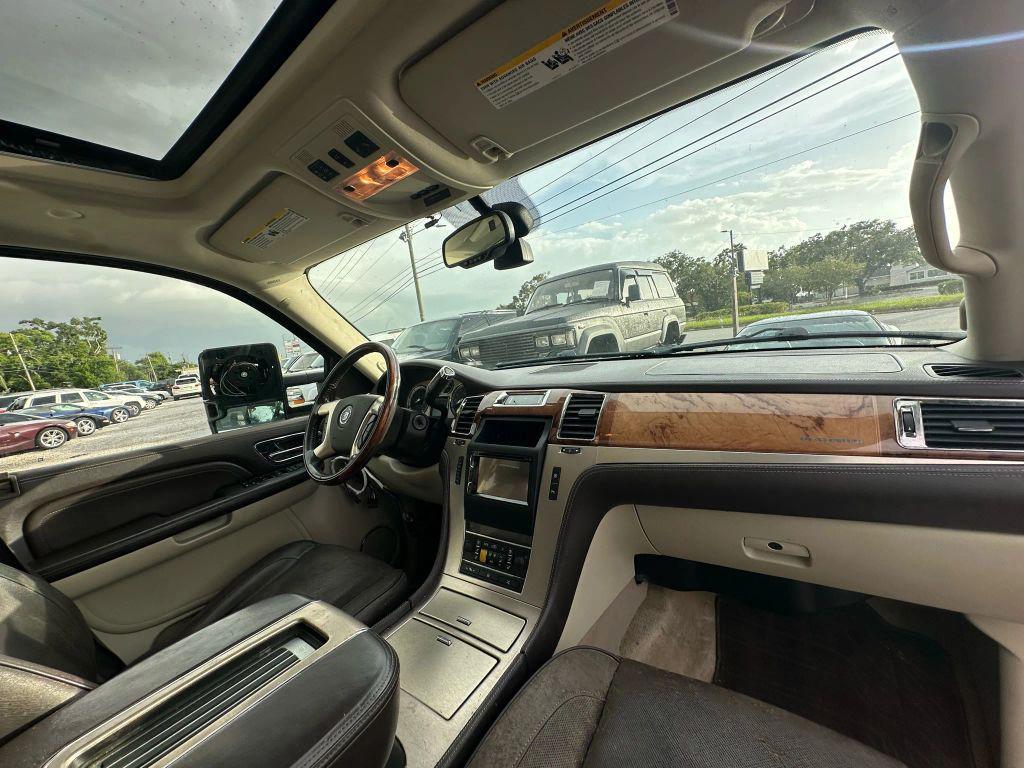 used 2008 Cadillac Escalade ESV car, priced at $8,995