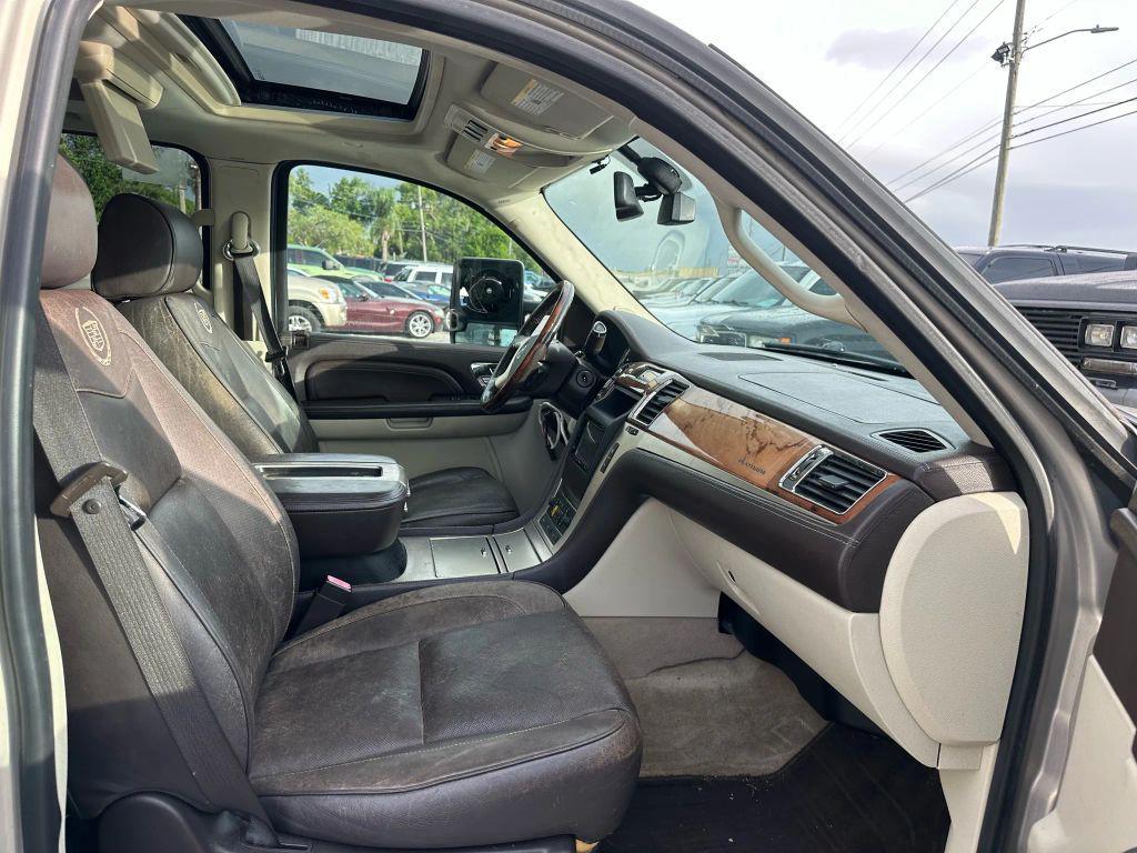 used 2008 Cadillac Escalade ESV car, priced at $8,995