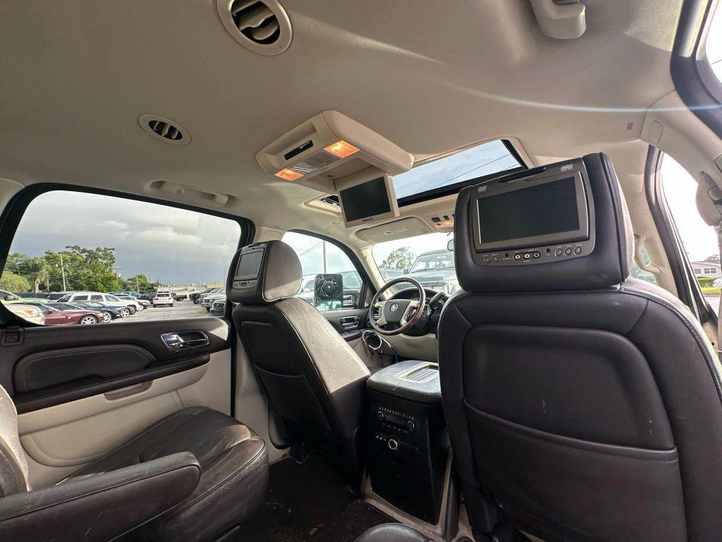 used 2008 Cadillac Escalade ESV car, priced at $8,995