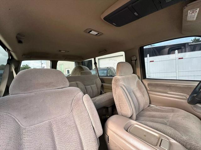 used 1997 GMC Yukon car, priced at $9,995