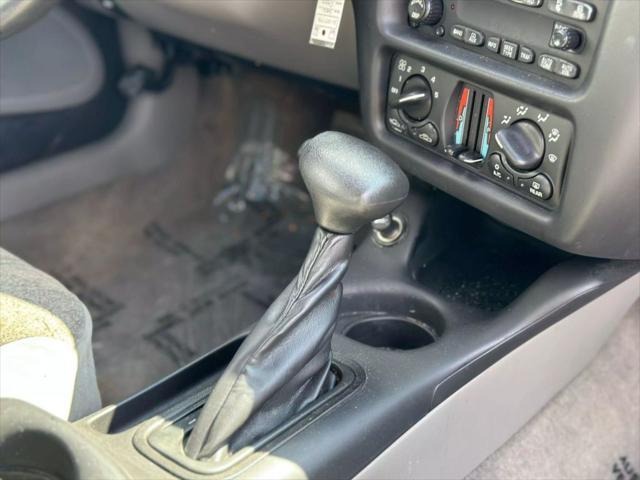 used 2002 Chevrolet Monte Carlo car, priced at $3,995