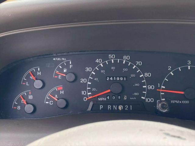 used 2000 Ford Excursion car, priced at $8,995