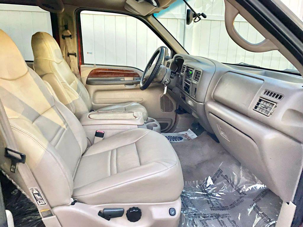 used 2000 Ford Excursion car, priced at $8,995