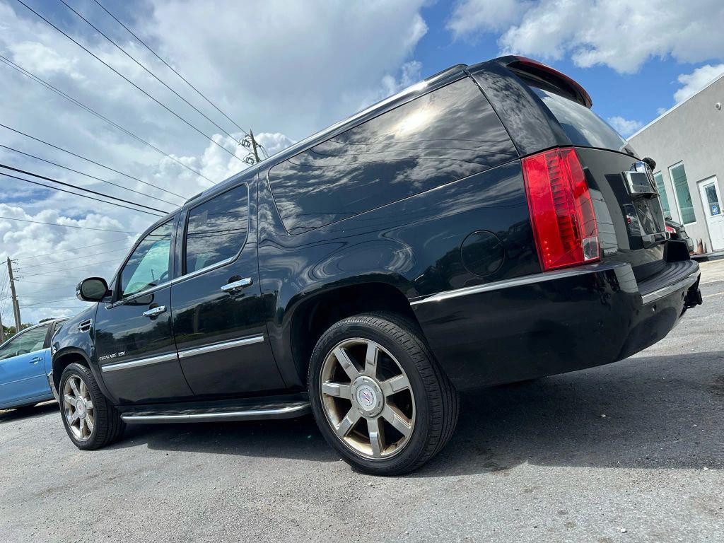 used 2014 Cadillac Escalade ESV car, priced at $11,995