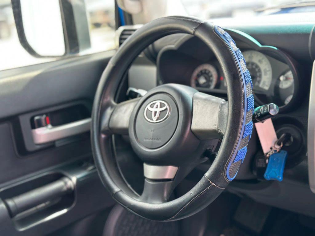 used 2007 Toyota FJ Cruiser car, priced at $8,995