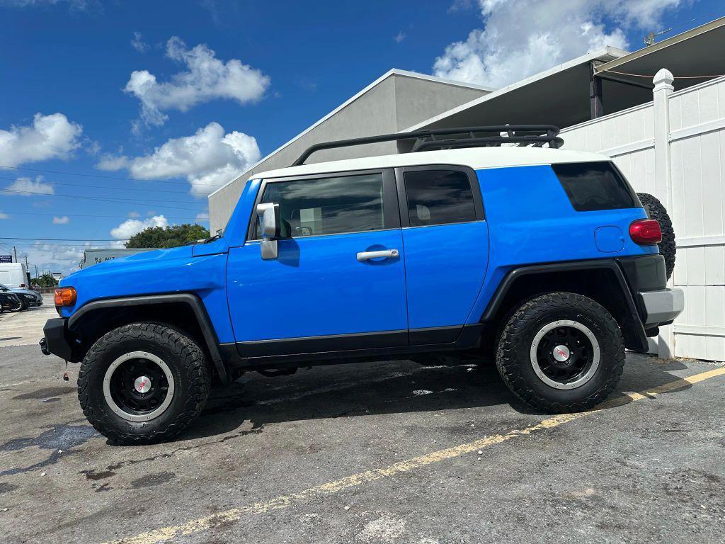used 2007 Toyota FJ Cruiser car, priced at $8,995