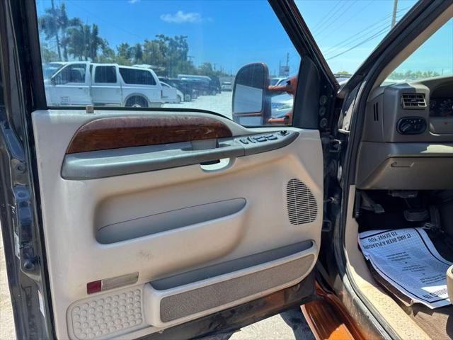 used 2001 Ford Excursion car, priced at $11,995