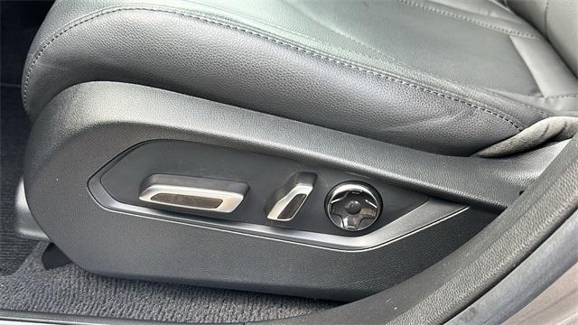 used 2024 Acura RDX car, priced at $37,951