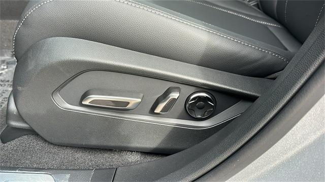 new 2025 Acura RDX car, priced at $46,050