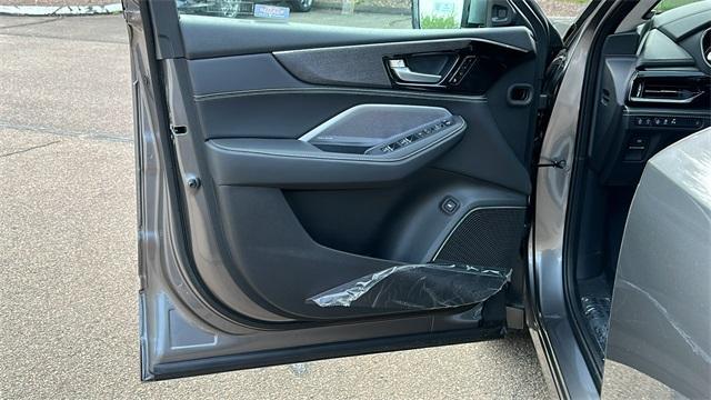 new 2025 Acura MDX car, priced at $68,250