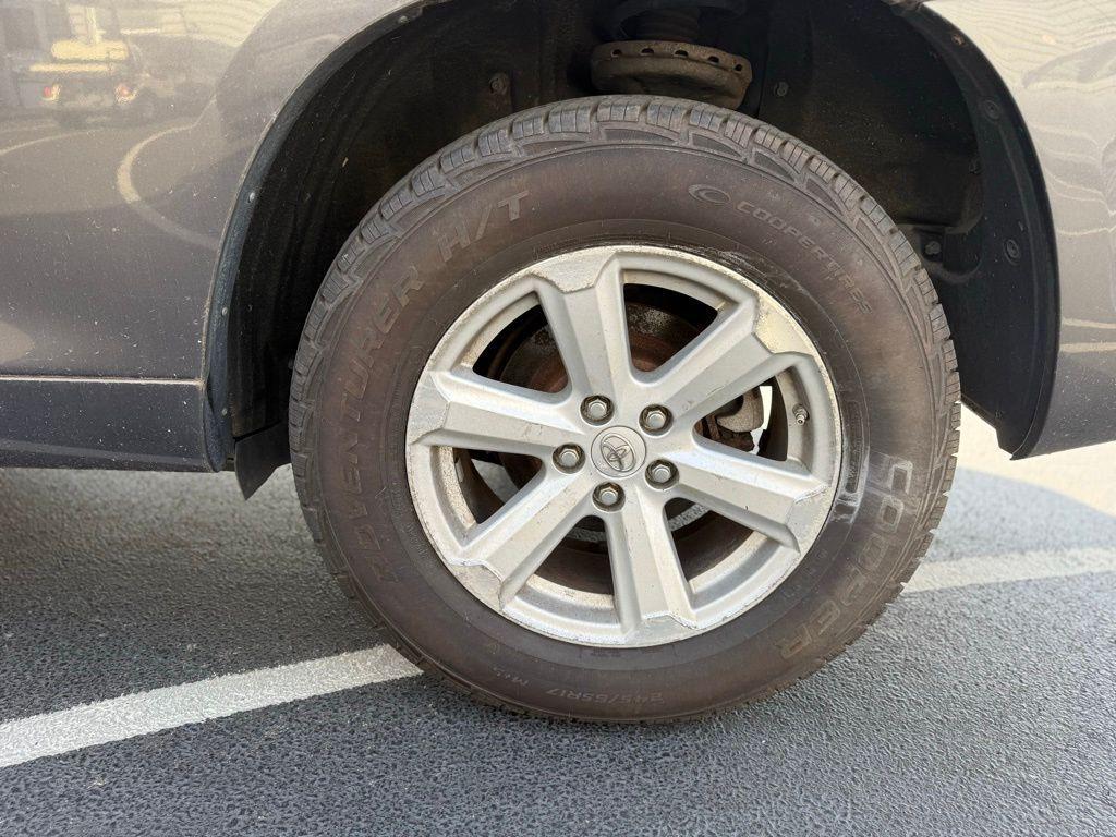 used 2009 Toyota Highlander car, priced at $7,999