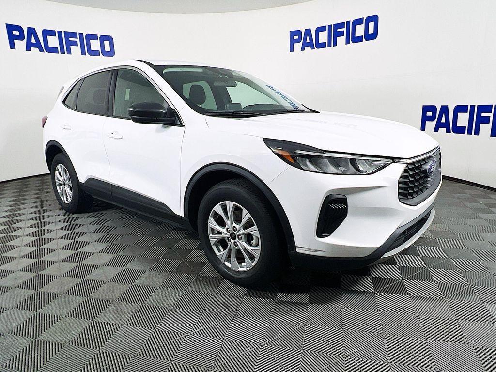 used 2023 Ford Escape car, priced at $23,999