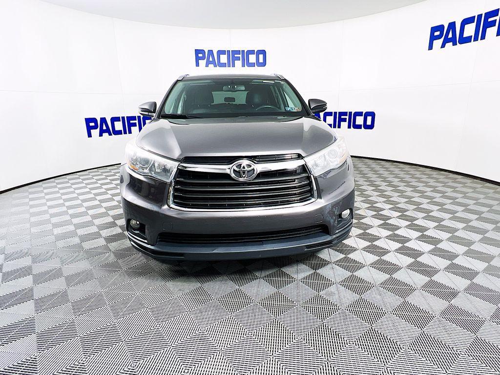 used 2015 Toyota Highlander car, priced at $17,999