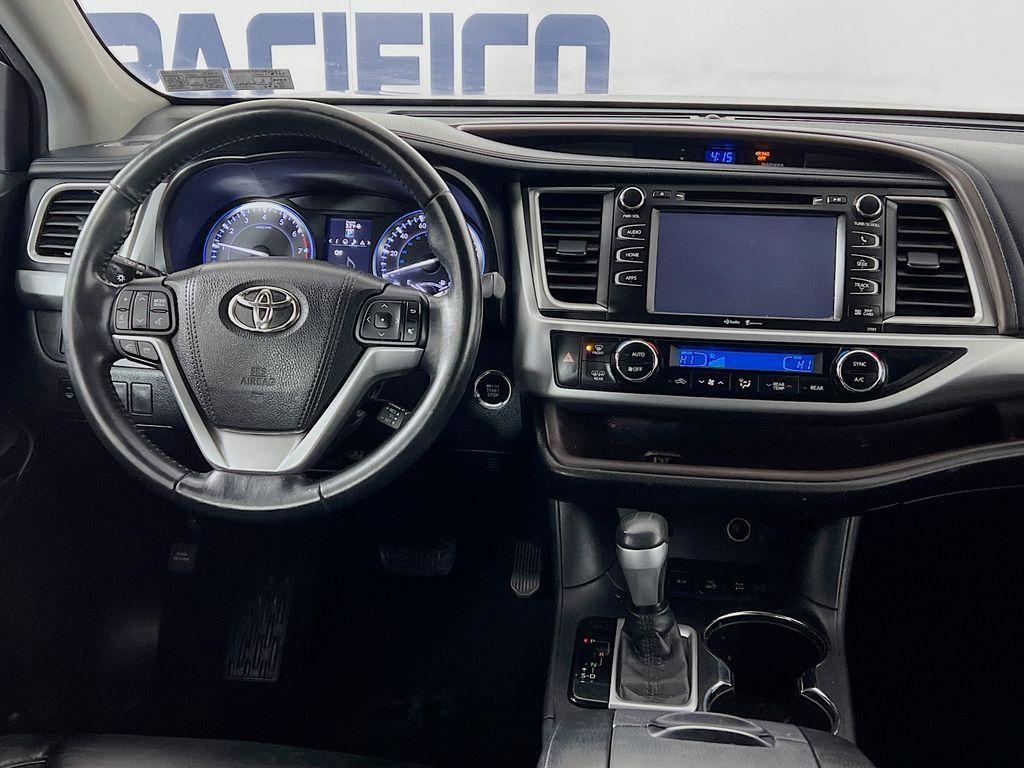 used 2015 Toyota Highlander car, priced at $17,999