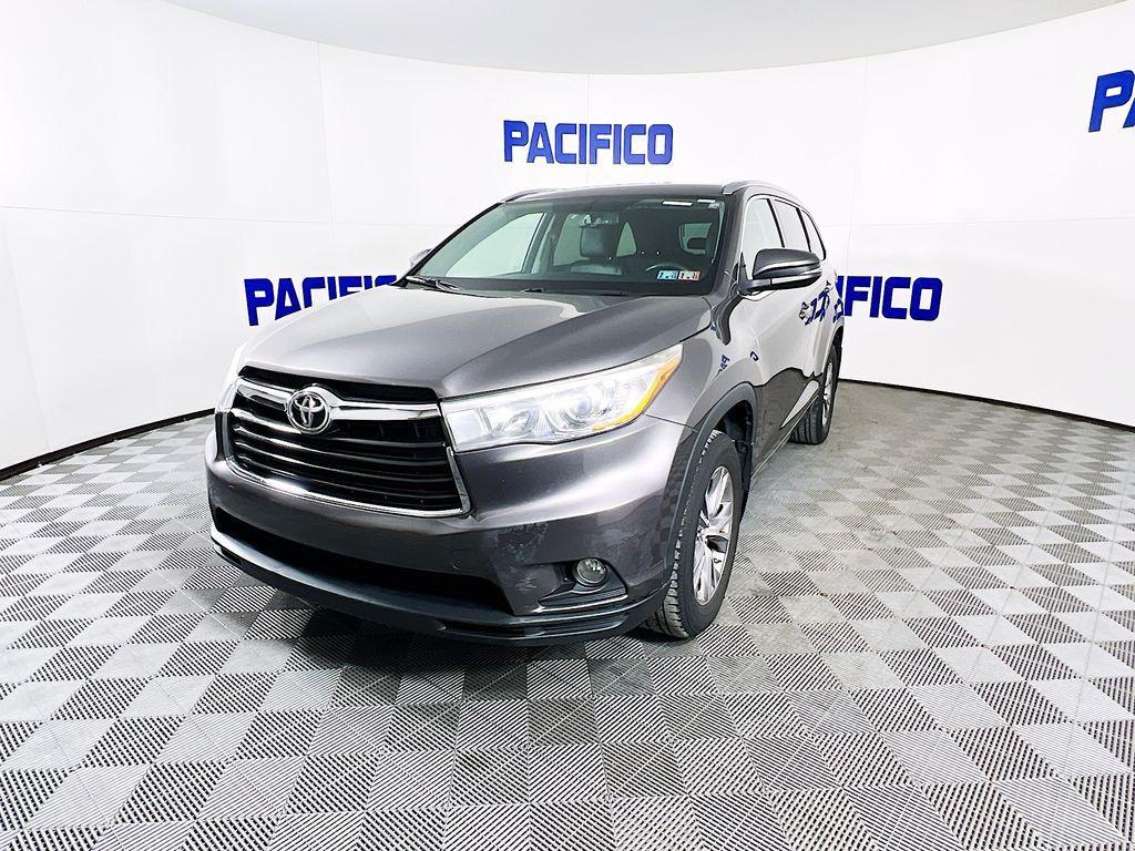 used 2015 Toyota Highlander car, priced at $17,999