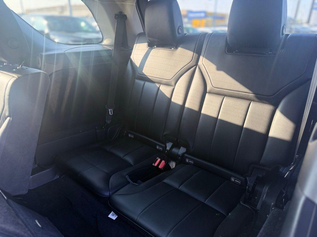 used 2019 Land Rover Discovery car, priced at $20,999