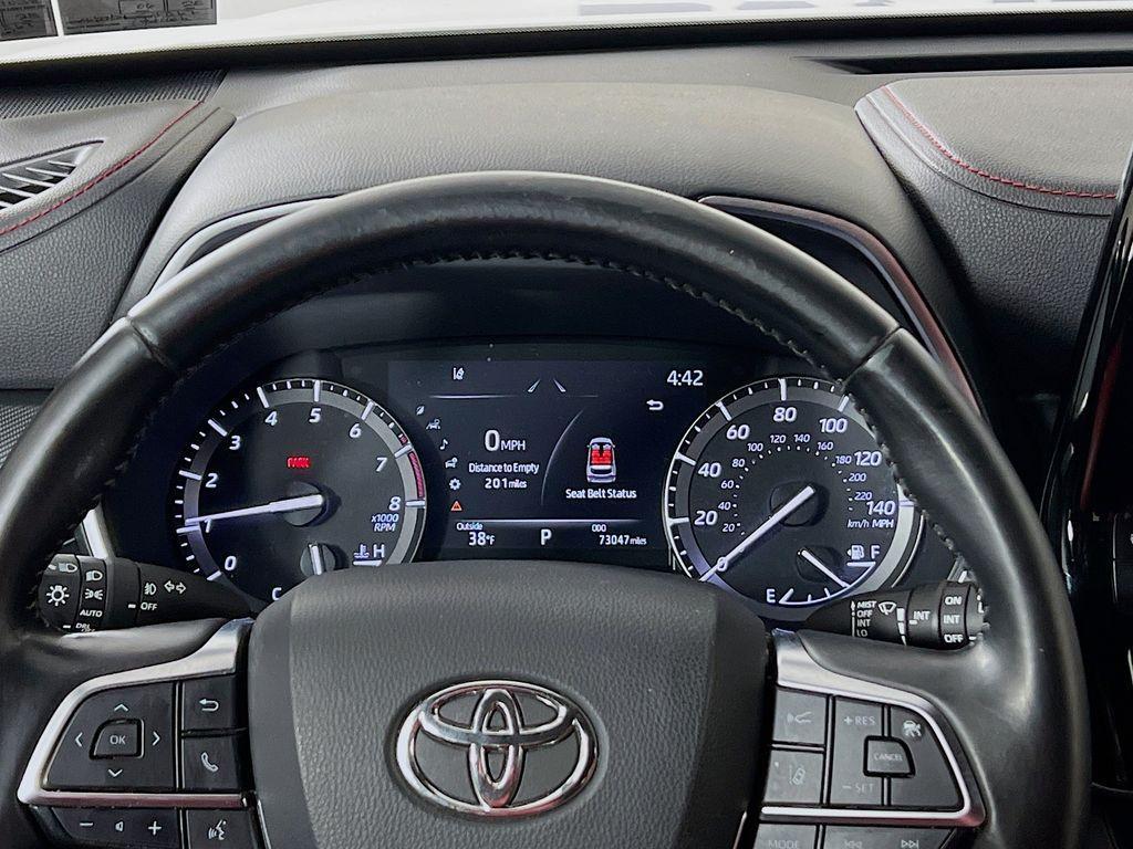 used 2021 Toyota Highlander car, priced at $32,299