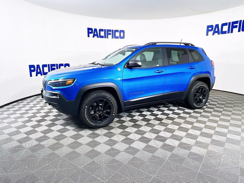 used 2020 Jeep Cherokee car, priced at $18,999